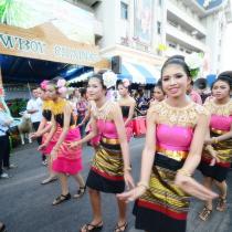 ร.ร.วัดสิงห์ร่วมขบวนเปิดงานมหกรรมหุ่นฟางนก ครั้งที่ 29